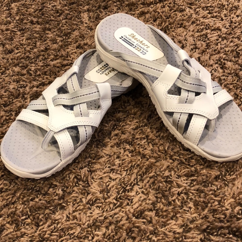 Sketchers sandals